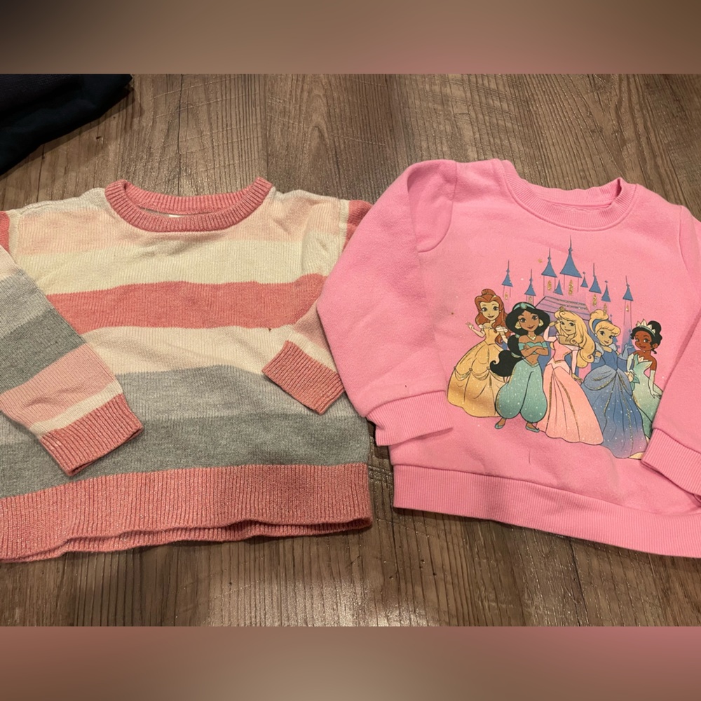 Two girl tops and one matching sweats set  size 3t and gap sweatpants